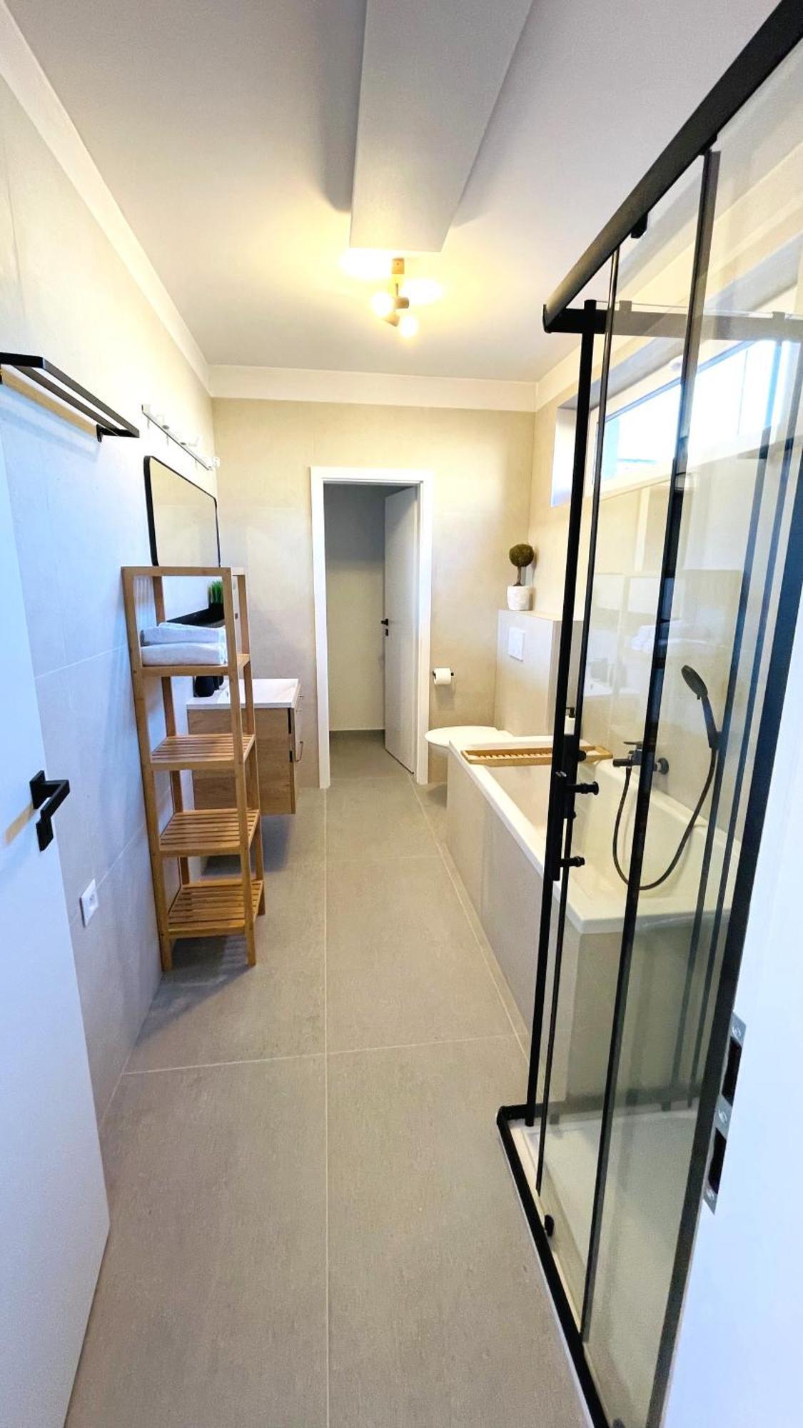 House Flow, 3 Room, Free 2 Parking 布拉迪斯拉发 外观 照片