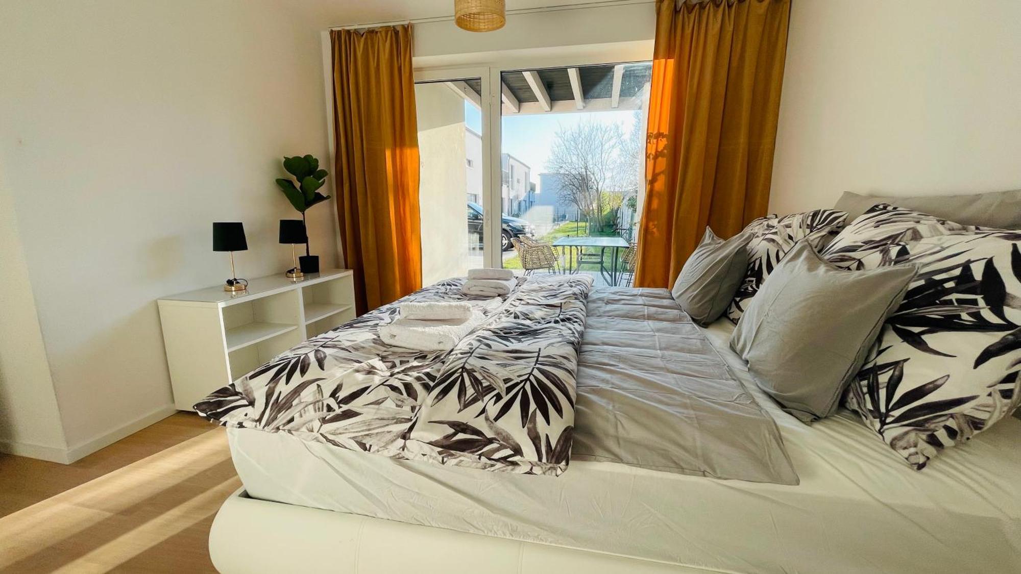 House Flow, 3 Room, Free 2 Parking 布拉迪斯拉发 外观 照片