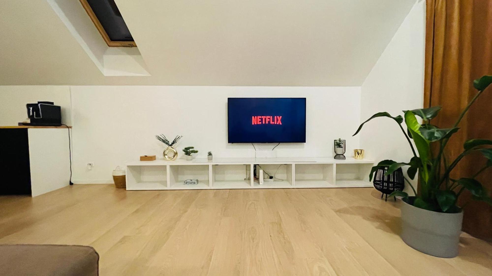 House Flow, 3 Room, Free 2 Parking 布拉迪斯拉发 外观 照片