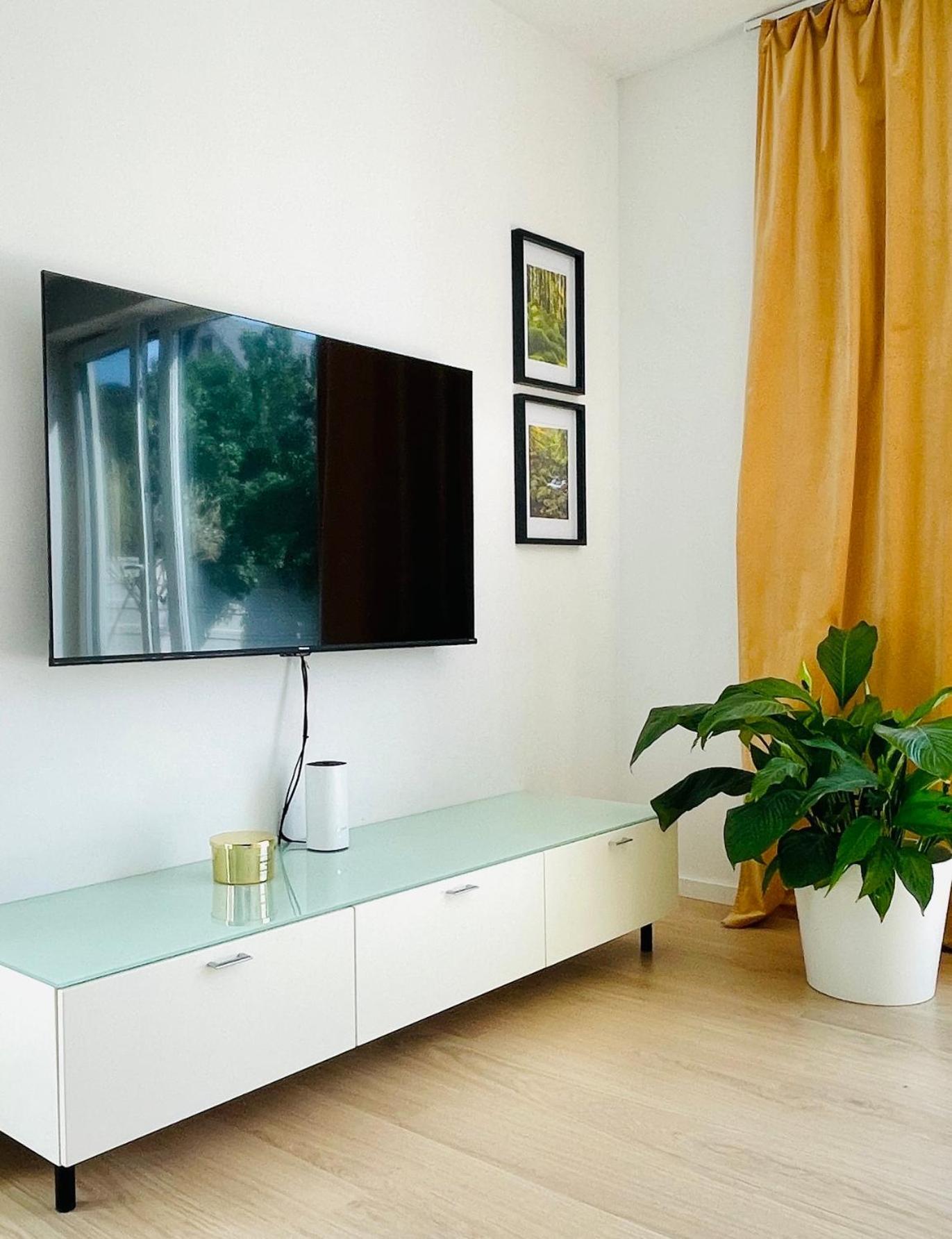 House Flow, 3 Room, Free 2 Parking 布拉迪斯拉发 外观 照片