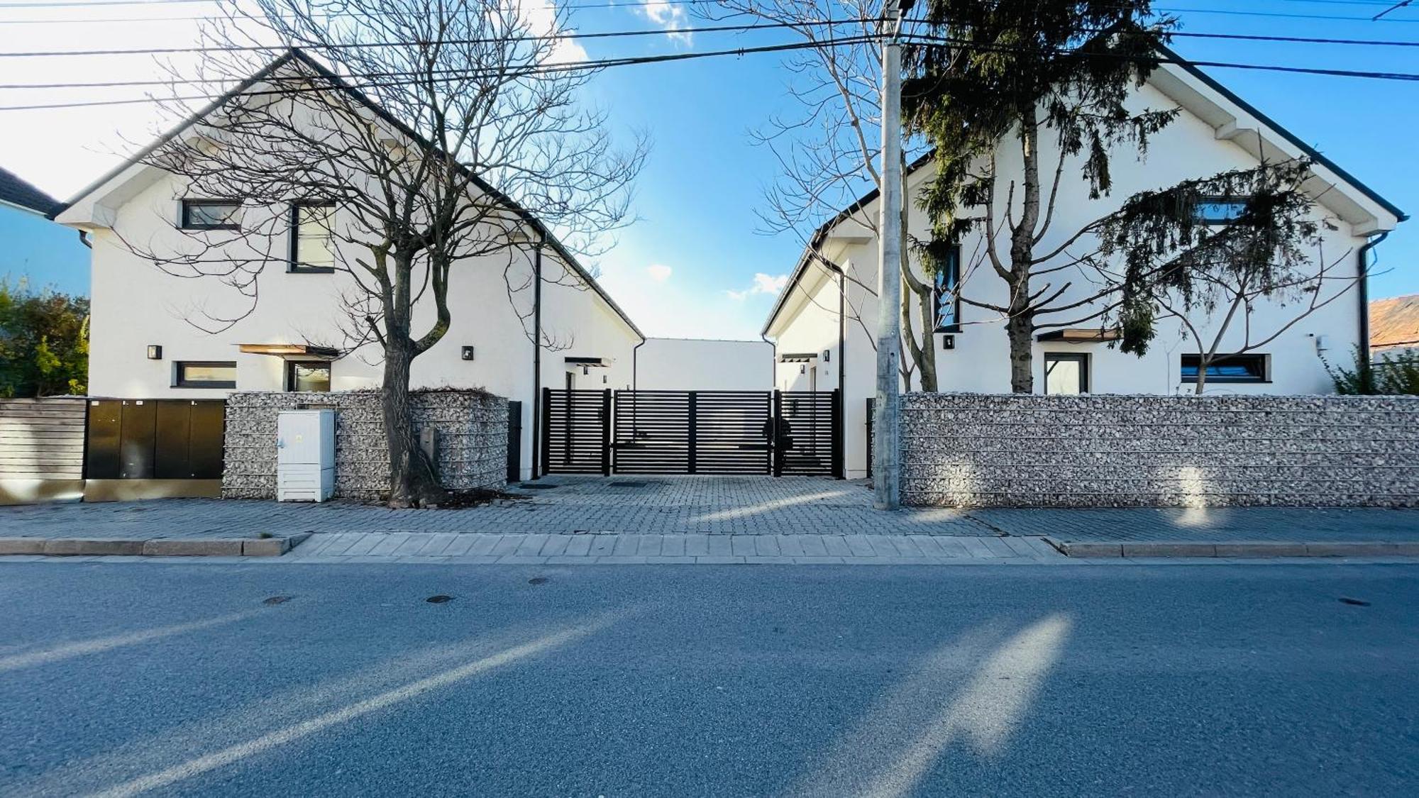 House Flow, 3 Room, Free 2 Parking 布拉迪斯拉发 外观 照片