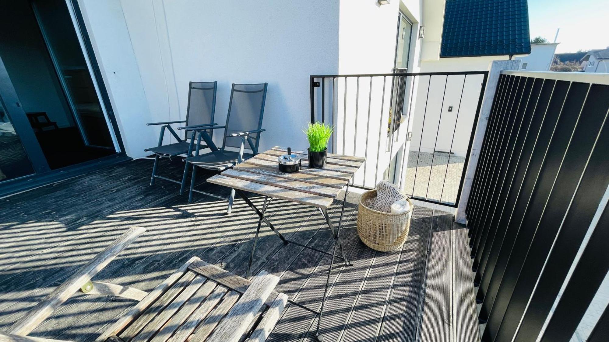 House Flow, 3 Room, Free 2 Parking 布拉迪斯拉发 外观 照片