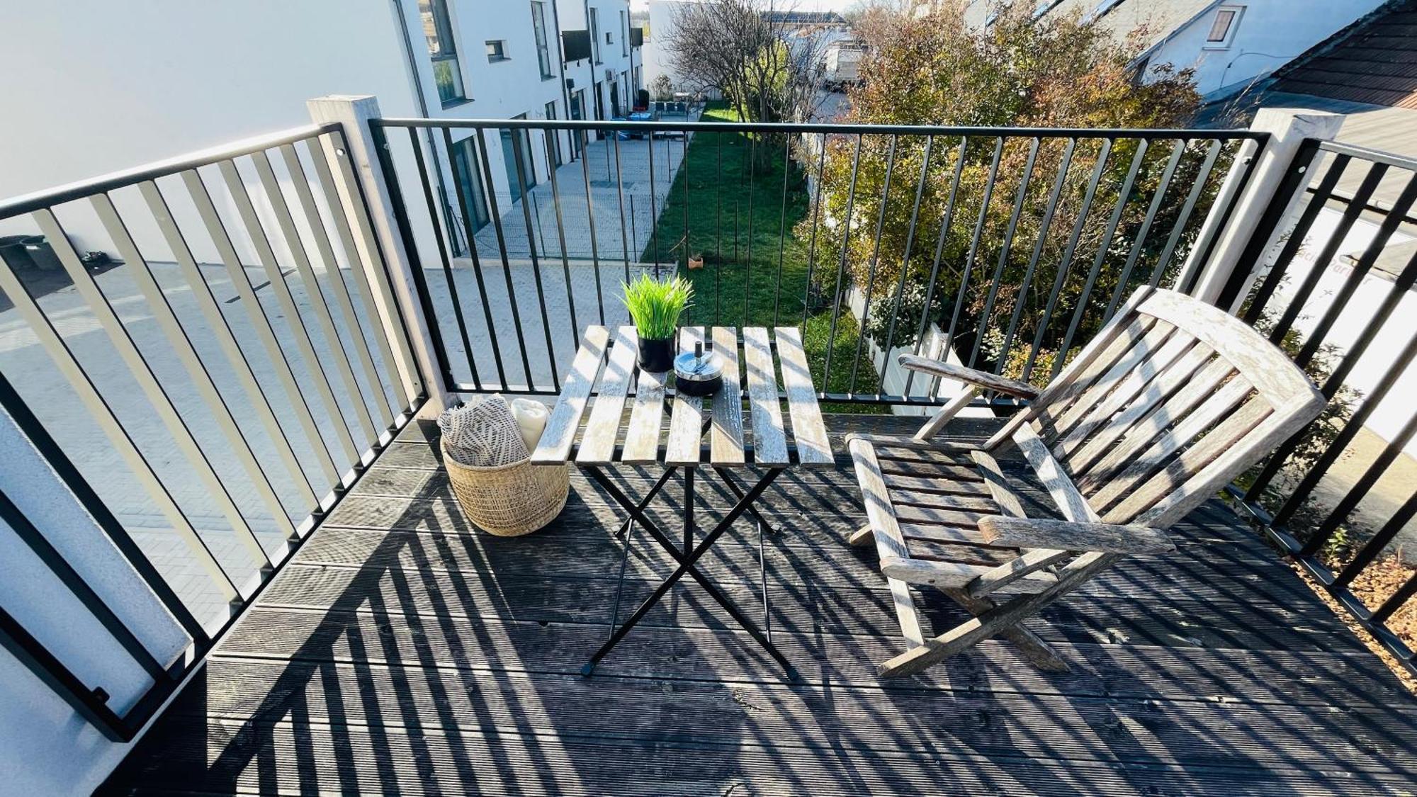 House Flow, 3 Room, Free 2 Parking 布拉迪斯拉发 外观 照片